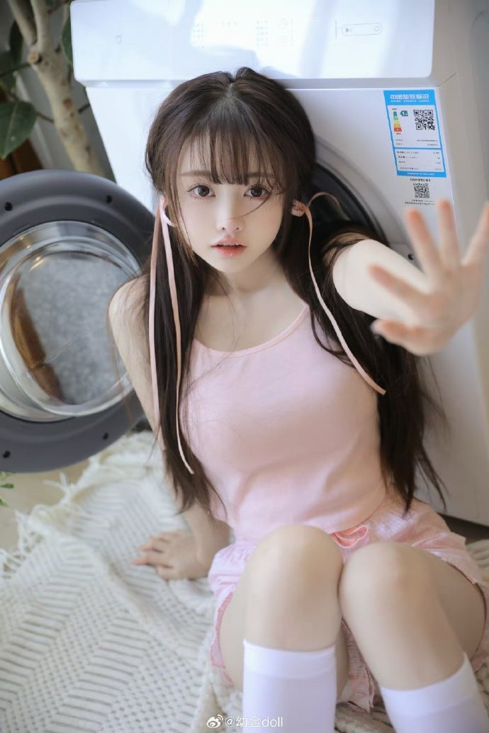 咖啡馆也能护眼 · 黑色幽默